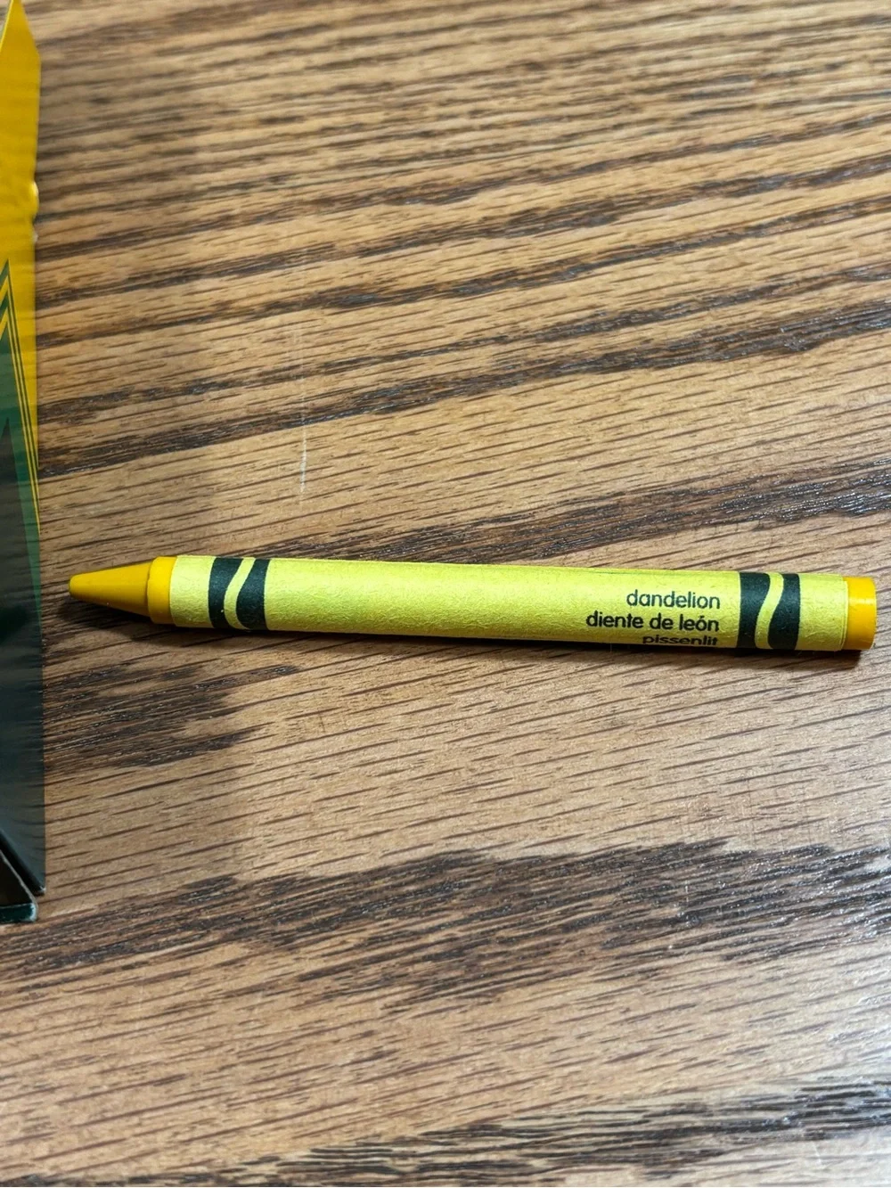 Vintage CRAYOLA 24 Pack Crayons Binney & Smith USA 2006 w/ retired Dandelion NOS